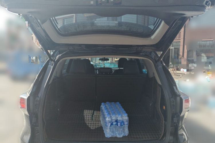 Used Toyota Highlander 2015 2.0T Four-Wheel Drive Luxury Edition 7-Seater Trunk