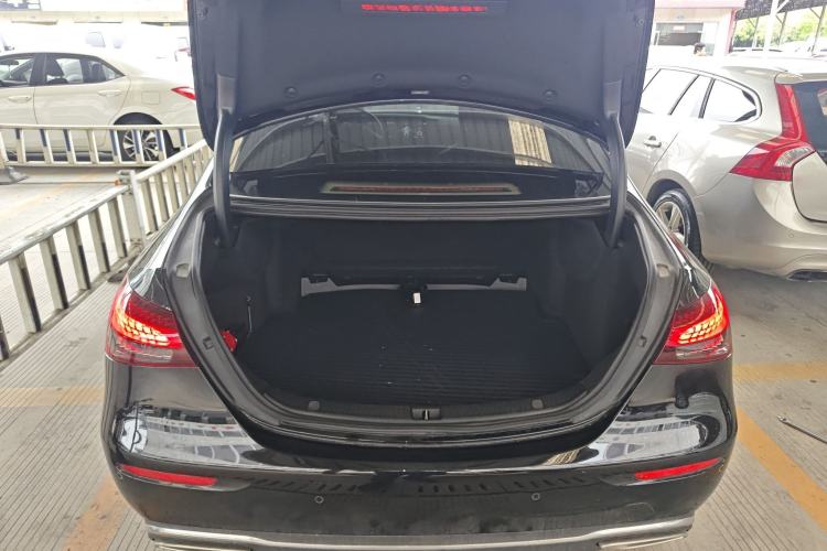 Used Mercedes-Benz E-Class 2023 Updated E 300 L Fashion Edition Trunk