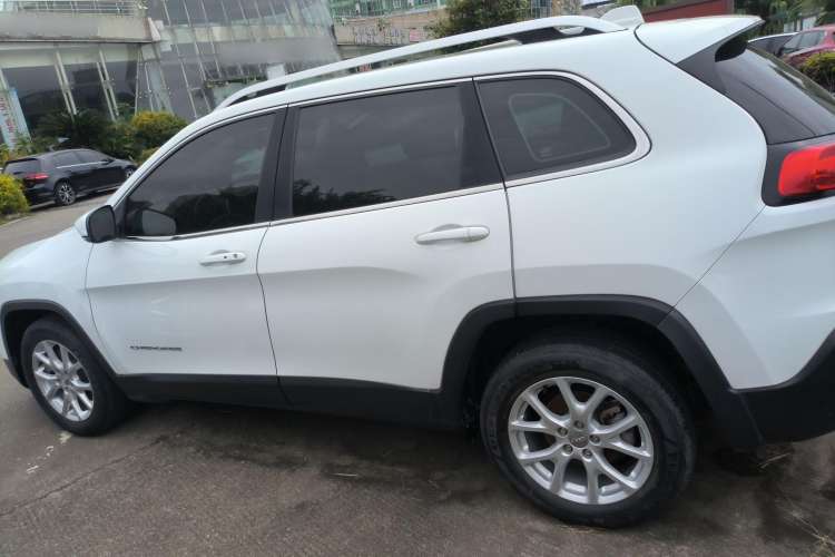 Used Jeep Cherokee 2017 2.0L Superior Edition