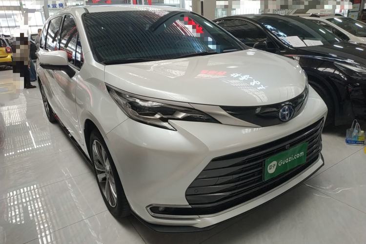 Used Toyota SIENNA 2023 2.5L Hybrid Ultimate Edition Front Right 45 Deg