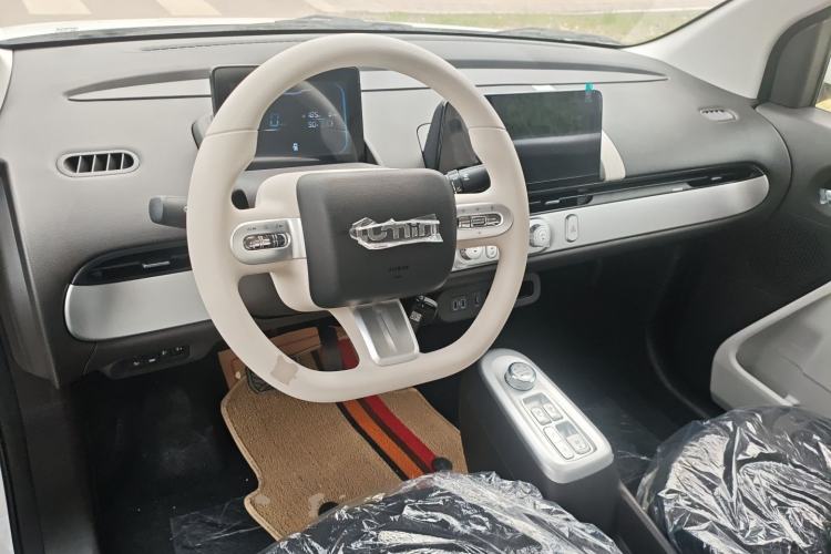 Used CHANGAN NEVO Lumin 2026 Model Treasure Edition 205km Passionate Beige Ningde Center Console