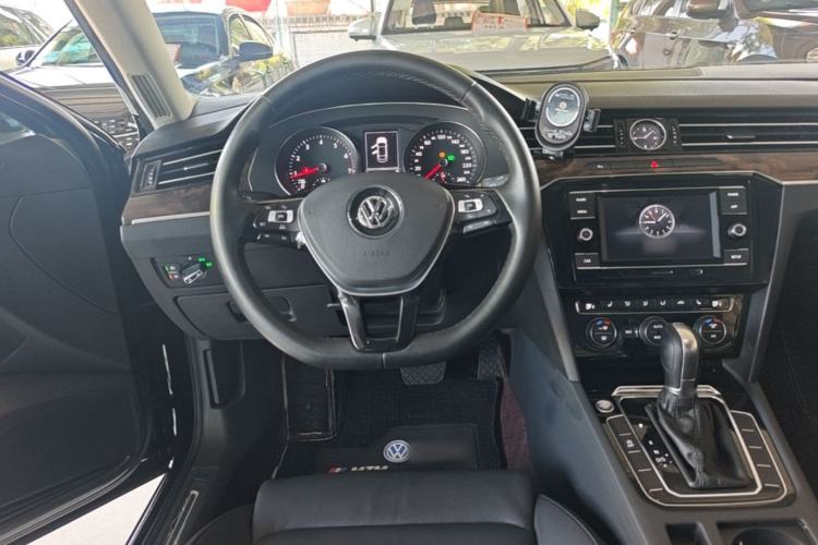 Used Volkswagen Magotan 2018 Facelift 330TSI DSG Luxury Model
