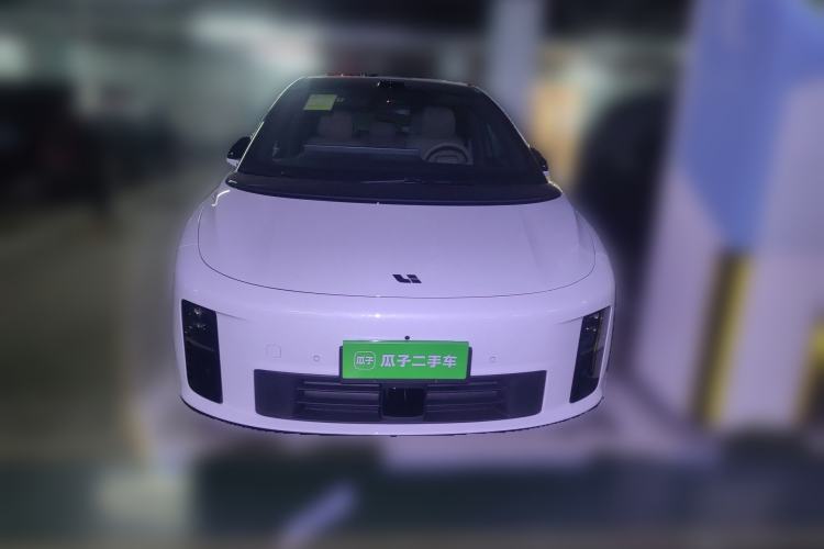 Used Li Auto i6 2025 Model Four-Wheel-Drive Standard Type
