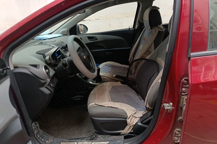 Used Chevrolet Aveo Sonic 2011 Sedan 1.4L MT SL
