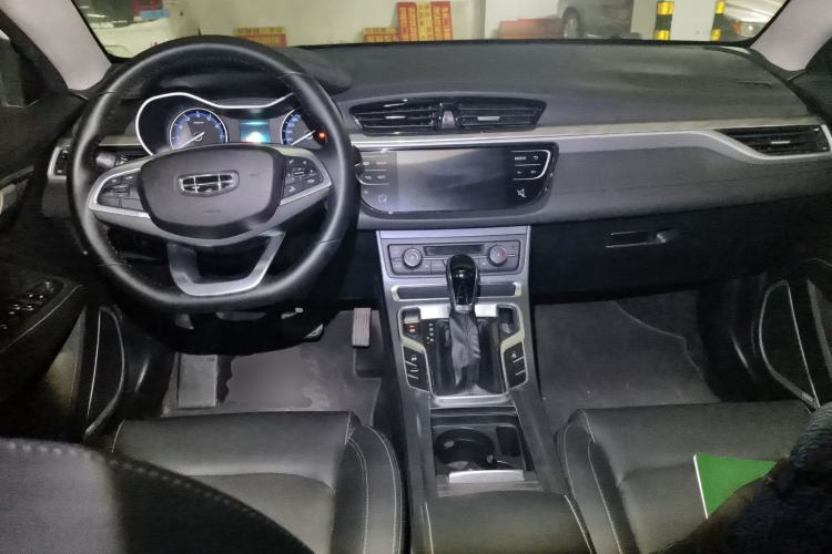 Used Geely Auto Emgrand 2019 Leading Edition 1.5L CVT Luxury Model China VI Standard Center Console