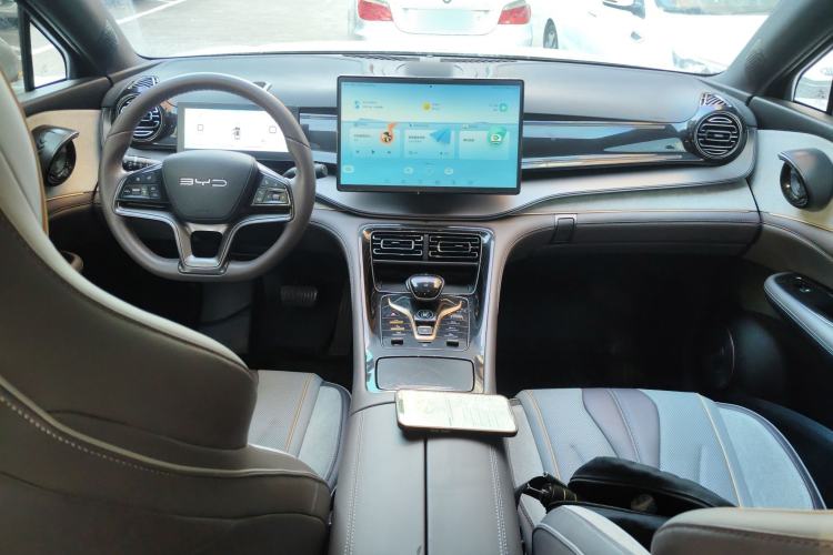 Used BYD Frigate 07 2023 DM-i 100KM Prestige Model Center Console