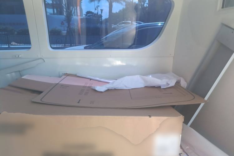 Used Farizon Xingxiang E6 2022 Van with High Roof Equipped with CATL 50.23 kWh Battery Interior 4