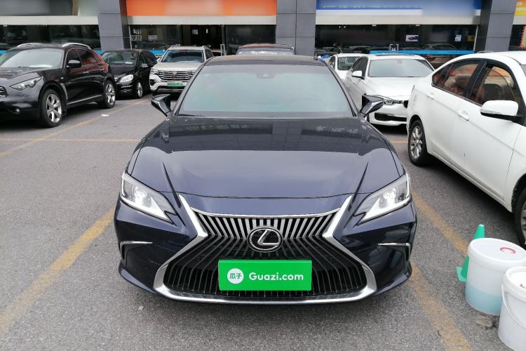 Used Lexus ES 2020 200 Excellence Edition Front