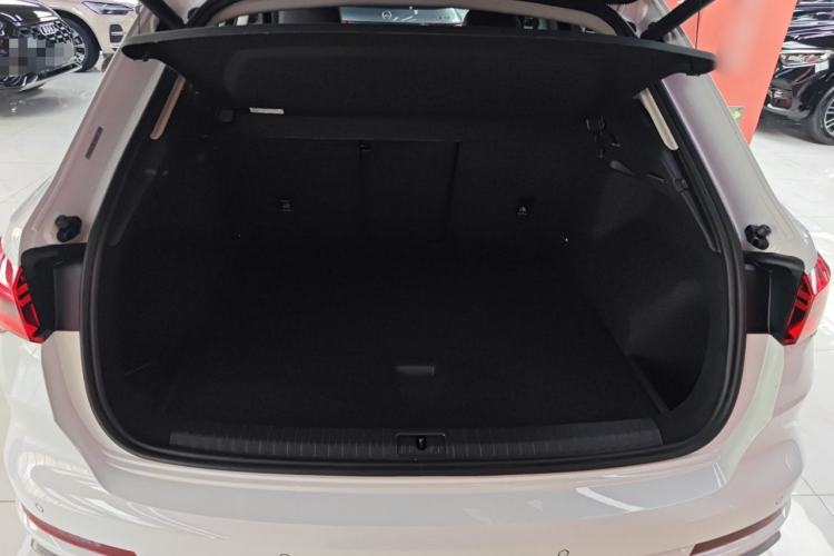 Used Audi Q3 2021 40 TFSI Fashion Dynamic Model
