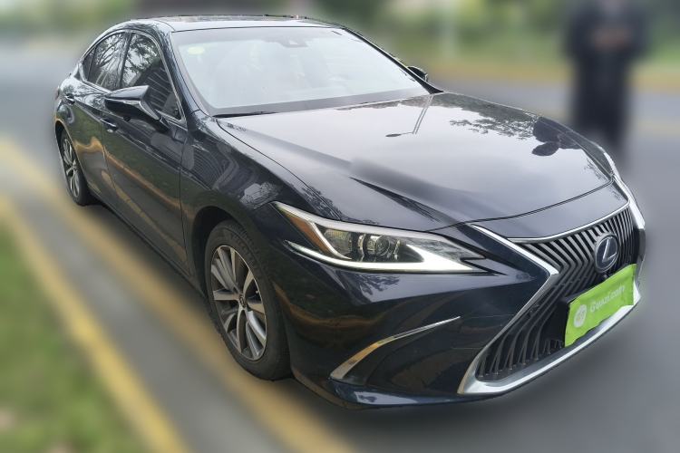 Used Lexus ES 2020 300h Premier Edition