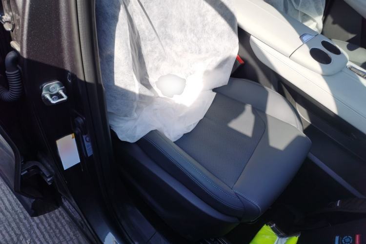 Used Changan UNI-Z New Energy 2024 Blue Whale Smart Electric iDD 125km Leading Model