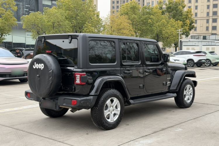 Used Jeep Wrangler 2019 2.0T Sahara Four-Door Version China VI Emission Standard