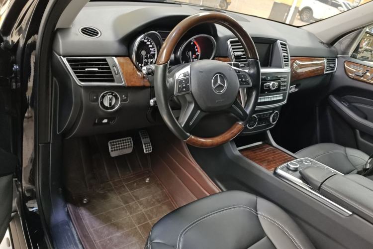Used Mercedes-Benz M-Class 2014 ML 400 4MATIC Luxury Model