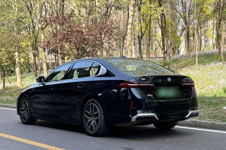 Used BMW i5 2025 eDrive 40L M Sport Package Exterior 4