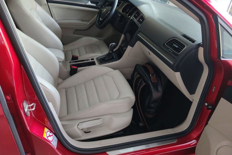 Used Volkswagen Golf 2015 1.4TSI Automatic Luxury Model