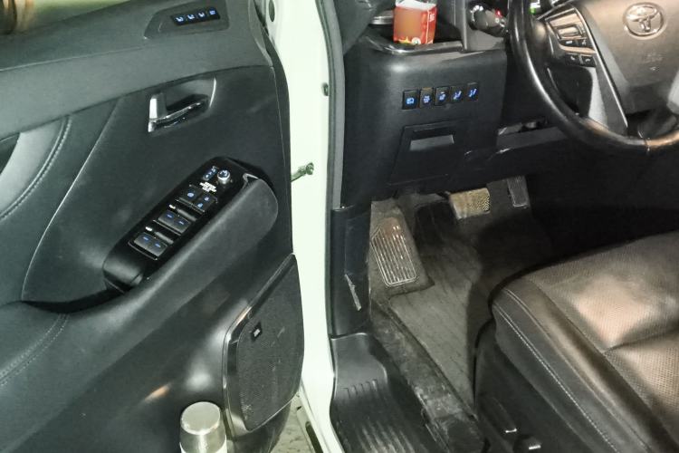 Used Toyota Alphard 2021 Dual-Motor 2.5L Premium Edition
