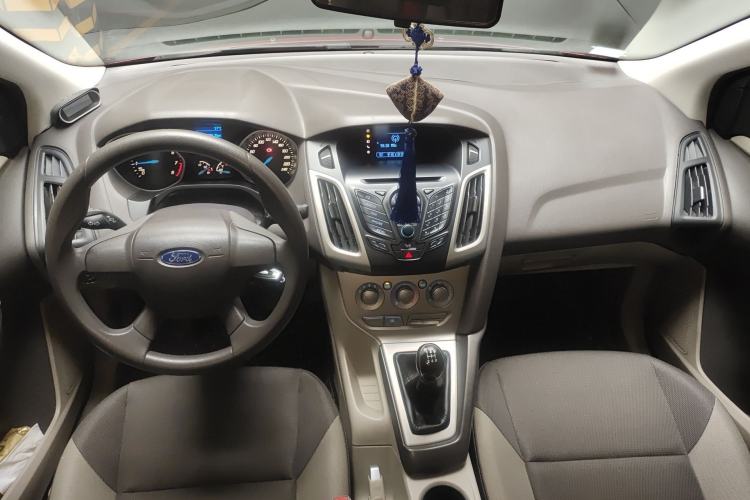 Used Ford Focus 2012 Sedan 1.6L Manual Comfort Model
