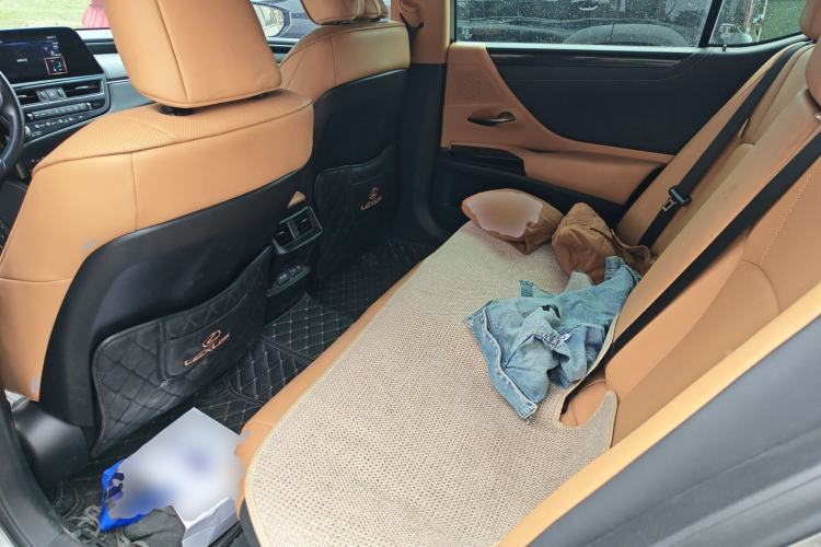 Used Lexus ES 2021 300h Deluxe Edition