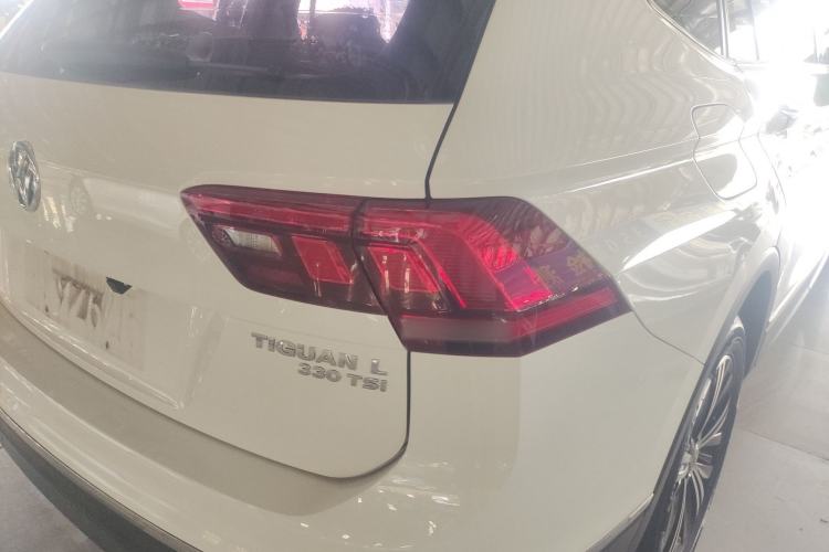 Used Volkswagen Tiguan L 2019 330TSI Automatic Two-Wheel Drive Panoramic Comfort Edition China VI Standard Right Rear Taillight