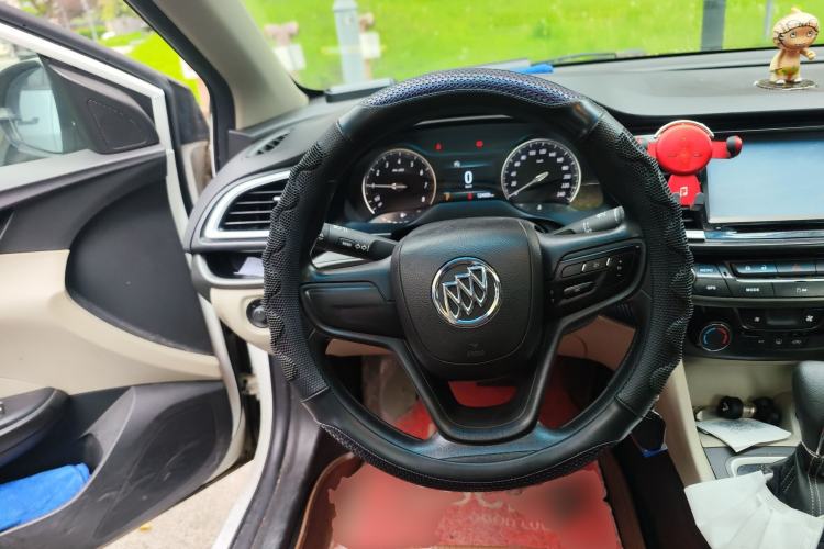 Used Buick GT 2015 15N Automatic Elite Version Steering Wheel