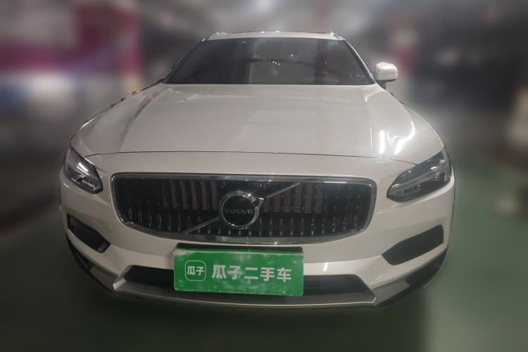 Used Volvo V90 2023 Cross Country B5 AWD Smart Range Edition
