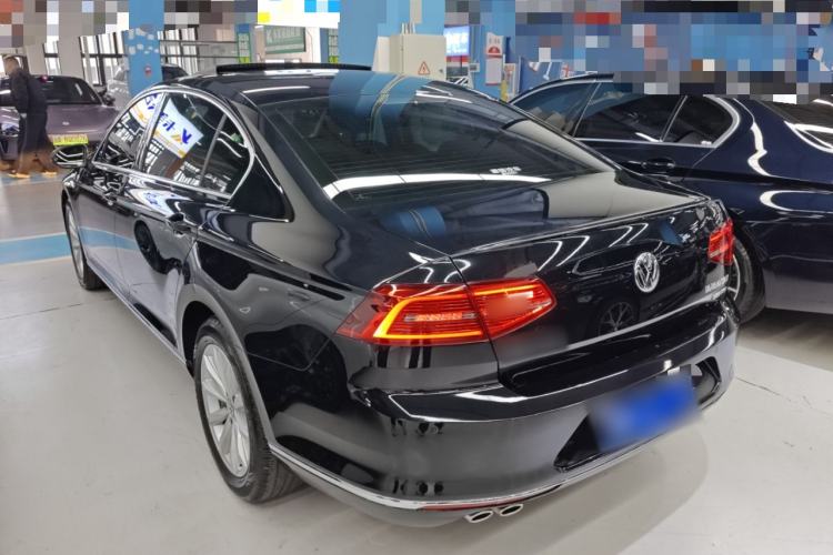 Used Volkswagen Magotan 2018 330TSI DSG Advanced Model
