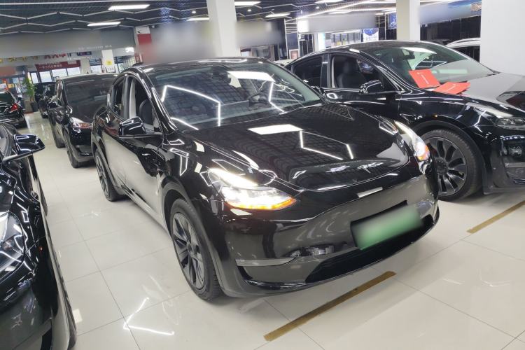 Used Tesla Model Y 2023 Long-Range All-Wheel-Drive Version
