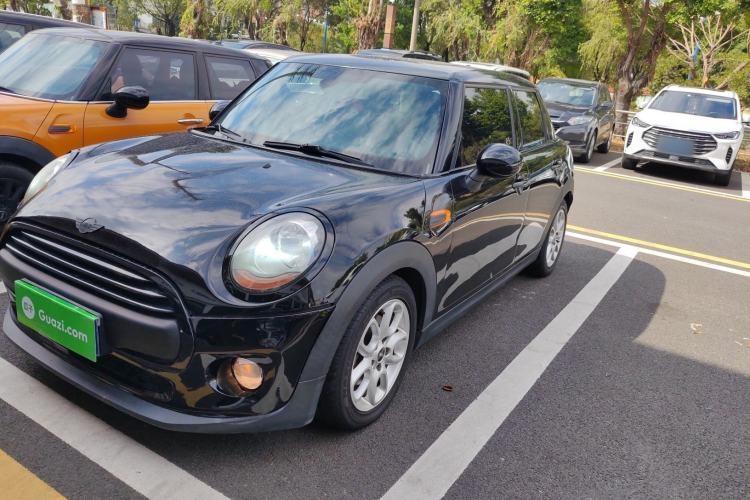 Used MINI 2017 1.5T COOPER Ice Blue Limited Edition Five-Door Version