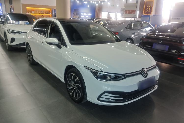 Used Volkswagen Golf 2023 Facelift 280TSI DSG Pro Front Right 45 Deg