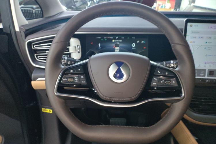 Used Denza D9 2024 DM-i 980 Four-Wheel Drive Prestige Model Steering Wheel