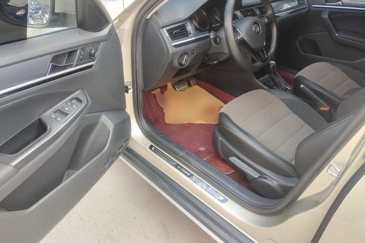 Used Volkswagen C-TREK 2018 1.5L Automatic Comfort Model Driver Seat