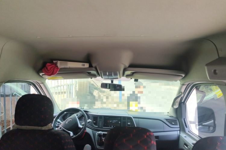 Used SAIC MAXUS Xintu V80 2024 Aotuntong 6MT Short-Wheelbase Mid-Roof Model with 127 Ps 5/6 Seats