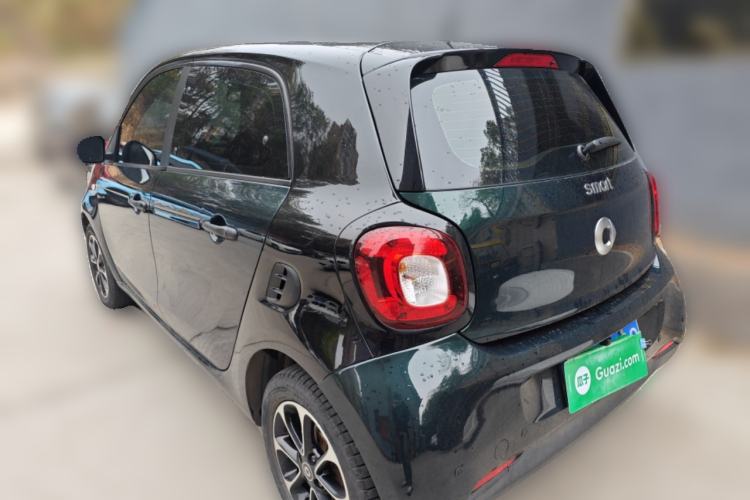 Used smart forfour 2016 1.0L 52 kW Dynamic Edition
