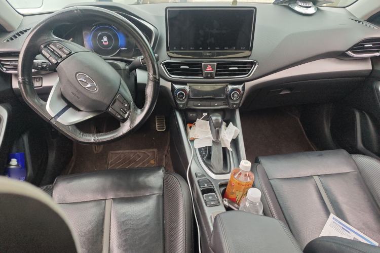 Used Hyundai Lafesta 2019 280TGDi Smart Speed Version China V Standard Center Console