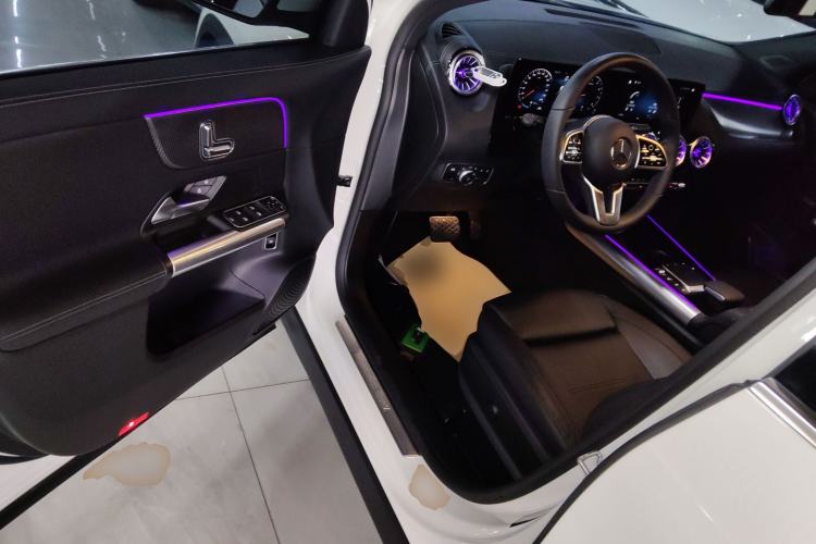 Used Mercedes-Benz GLA 2022 Facelifted GLA 200 Driver Seat