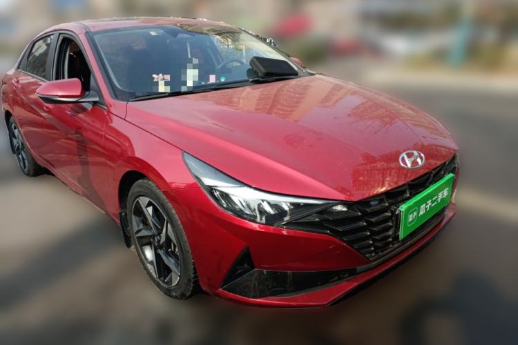 Used Hyundai Elantra 2021 1.5L CVT LUX Prestige Edition Front Right 45 Deg