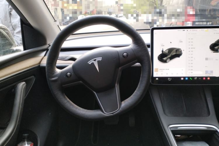 Used Tesla Model Y 2021 Long-Range All-Wheel-Drive Version 3D7 Steering Wheel