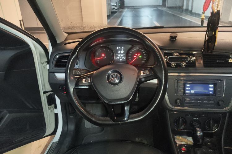 Used Volkswagen Lavida 2017 1.6L Automatic Comfort Edition
