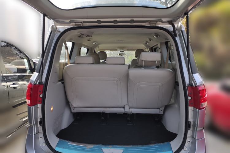 Used SAIC MAXUS G10 2016 2.0T Manual Elite Edition Trunk