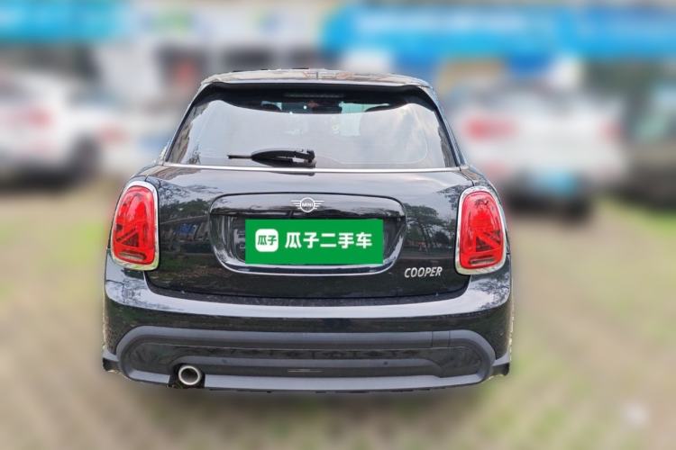 Used MINI 2023 Updated 1.5T COOPER Artist Five-Door Edition Rear