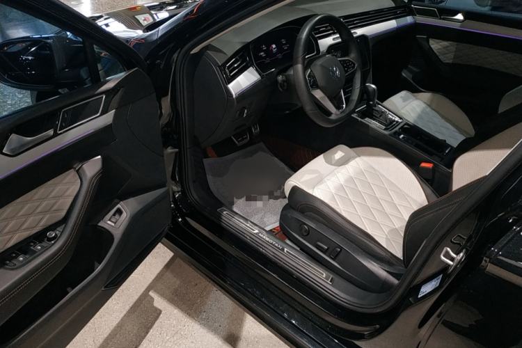 Used Volkswagen Magotan 2025 Revised Version Zhongxiang Edition 330TSI DSG Luxury Trim Driver Seat