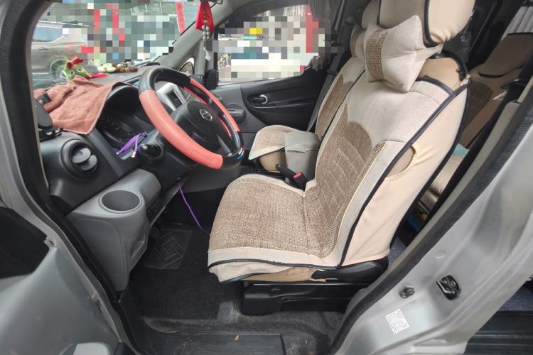 Used Nissan NV200 2012 1.6L 232 Seats Luxury Version Left Front Seat