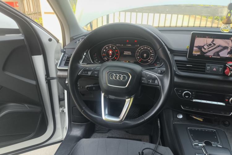 Used Audi Q5L 2018 40 TFSI Prestige Fashion Edition China V Steering Wheel