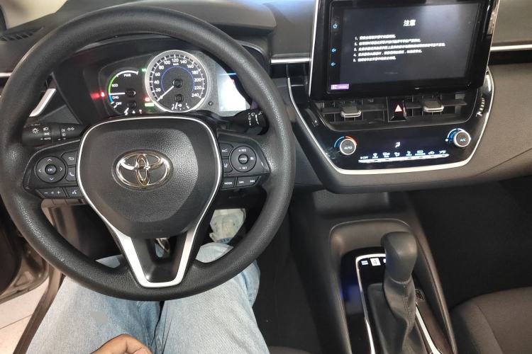 Used Toyota Corolla 2021 Dual-Motor 1.8L E-CVT Elite Edition Center Console