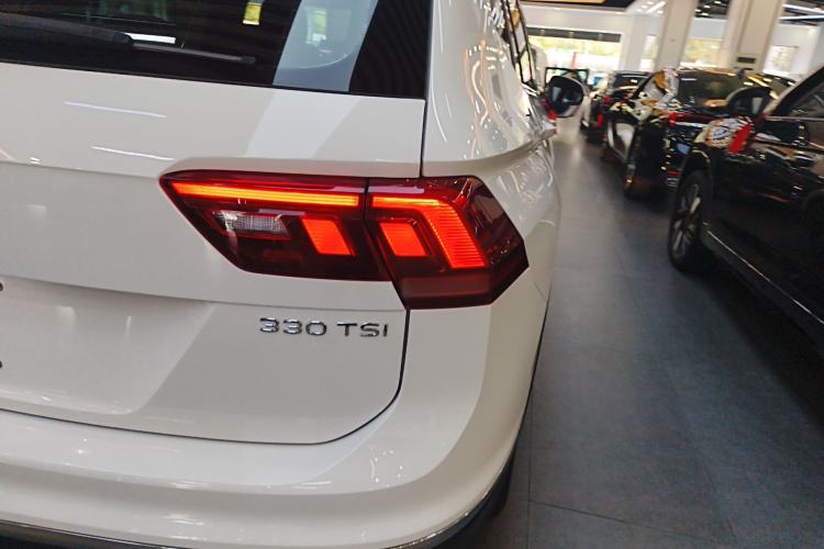 Used Volkswagen Tiguan L 2021 330TSI Automatic Two-Wheel Drive Smart Edition
