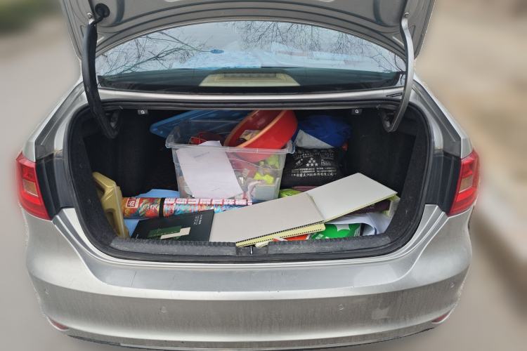 Used Volkswagen Sagitar 2014 1.6L Manual Comfort Model Trunk