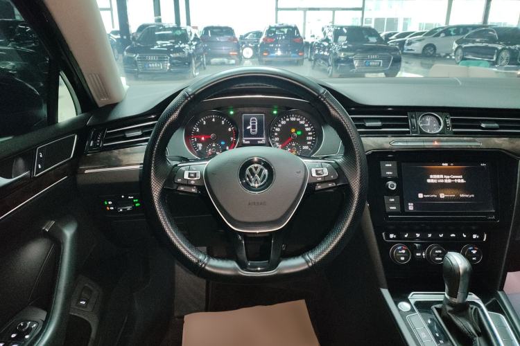 Used Volkswagen Magotan 2019 330TSI DSG Luxury Version China VI Standard
