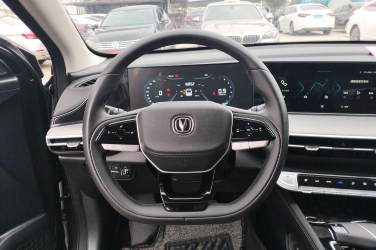 Used CHANGAN Eado 2023 Changan Edition PLUS Blue Whale NE 1.4T GDI DCT Prestige Version