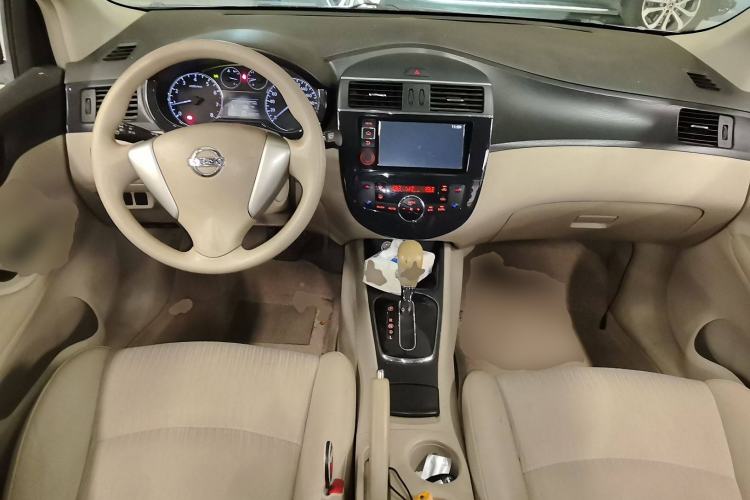 Used Nissan Tiida 2011 1.6L CVT Smart Version Center Console