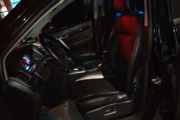 Used Chevrolet Captiva 2014 2.4L 4x4 Flagship Edition 7 Seats
